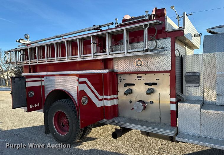 image for item NI9726 1989 Maxim pumper fire truck