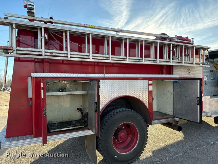 image for item NI9726 1989 Maxim pumper fire truck