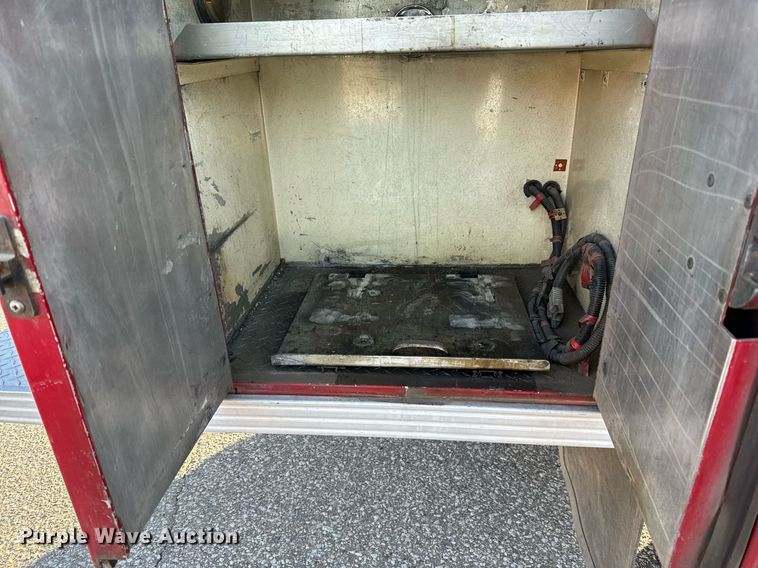 image for item NI9726 1989 Maxim pumper fire truck