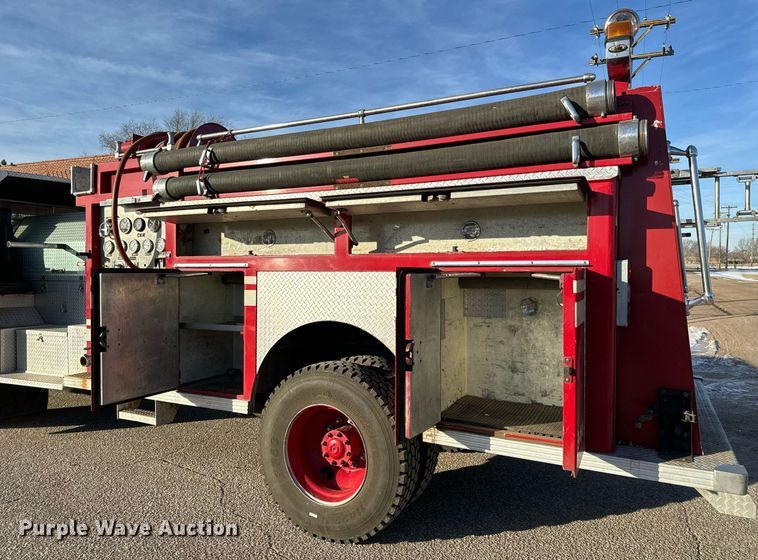 image for item NI9726 1989 Maxim pumper fire truck