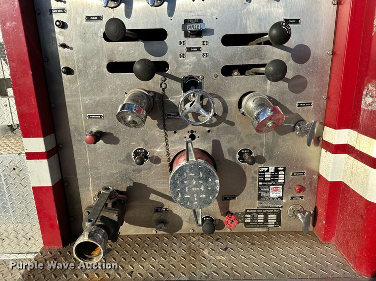 image for item NI9726 1989 Maxim pumper fire truck