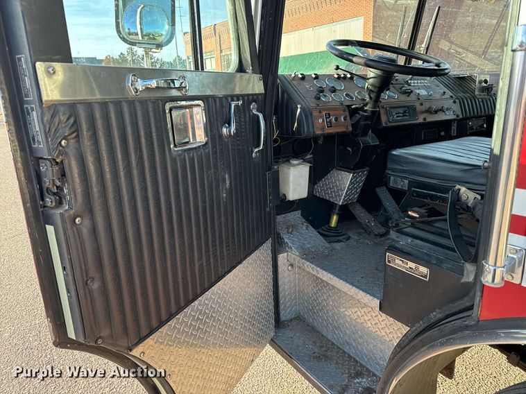 image for item NI9726 1989 Maxim pumper fire truck