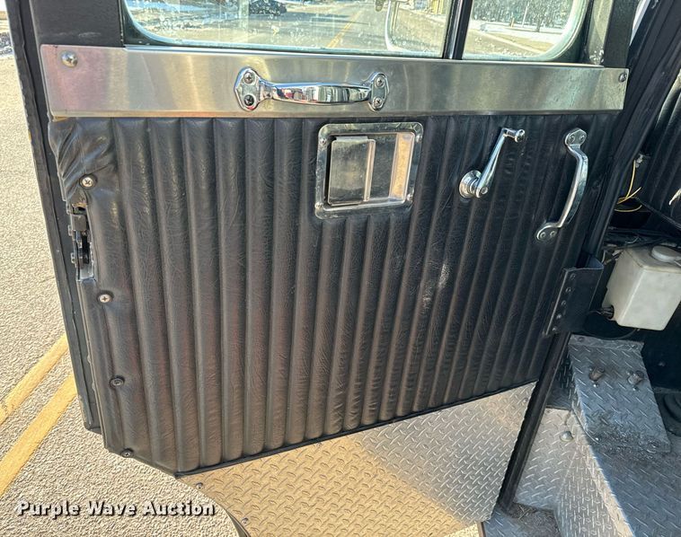 image for item NI9726 1989 Maxim pumper fire truck