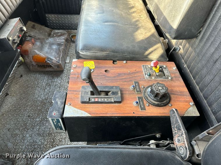 image for item NI9726 1989 Maxim pumper fire truck