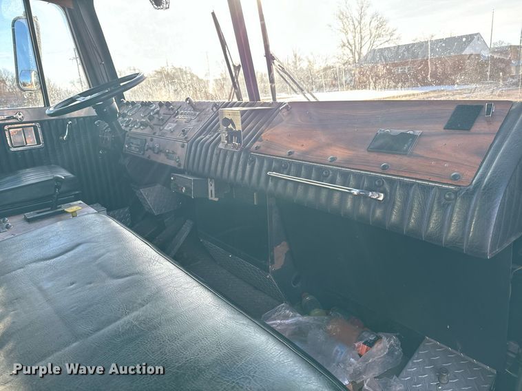 image for item NI9726 1989 Maxim pumper fire truck