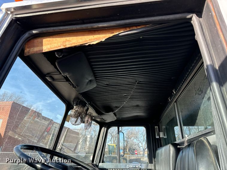 image for item NI9726 1989 Maxim pumper fire truck