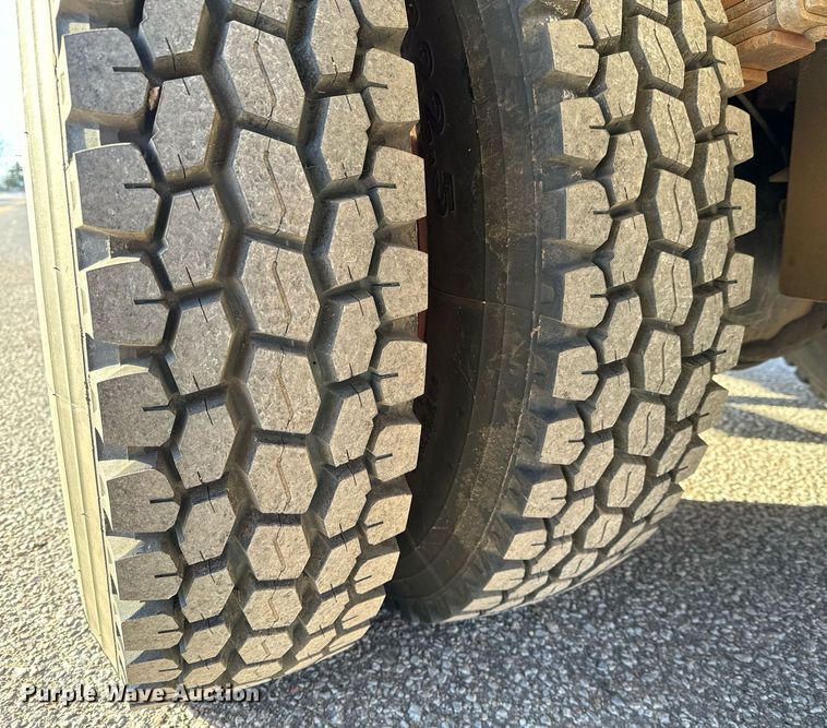 image for item NI9726 1989 Maxim pumper fire truck