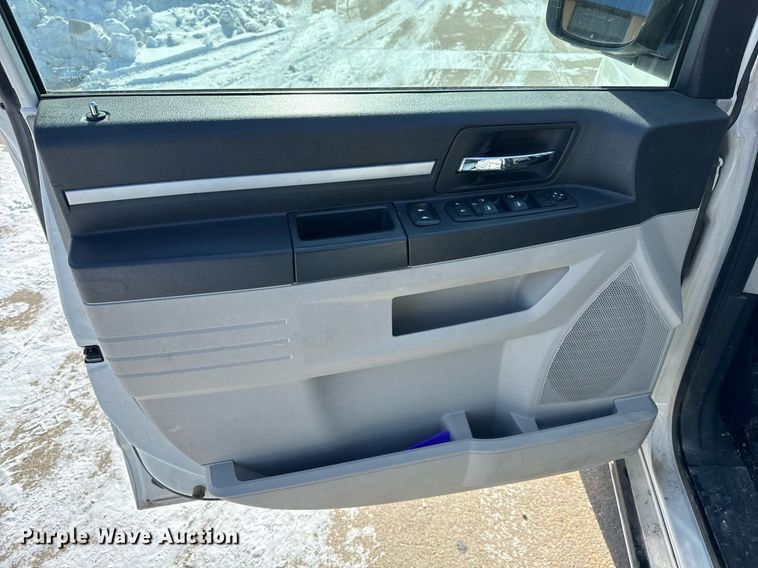 image for item NI9727 2008 Dodge  Grand Caravan SXT van