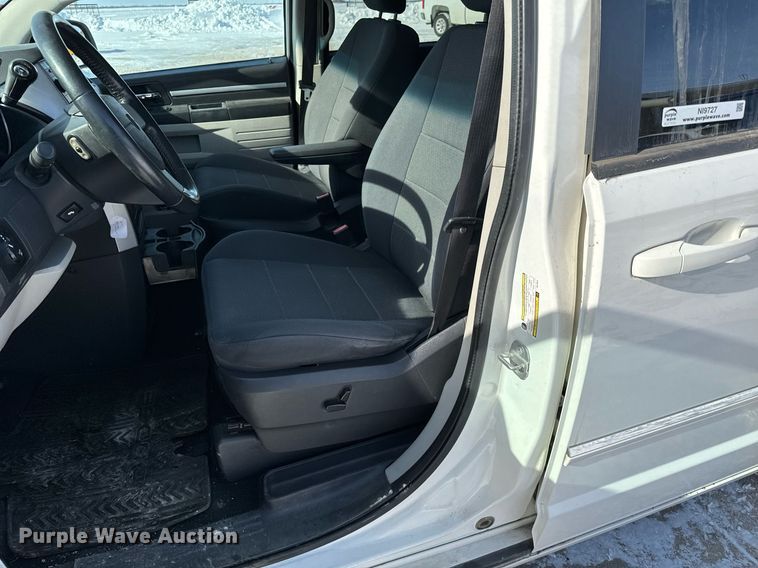 image for item NI9727 2008 Dodge  Grand Caravan SXT van