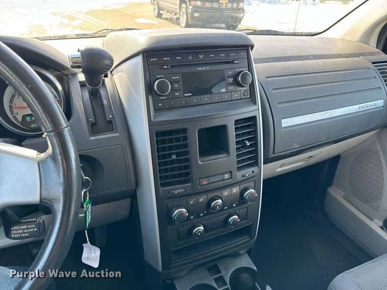 image for item NI9727 2008 Dodge  Grand Caravan SXT van