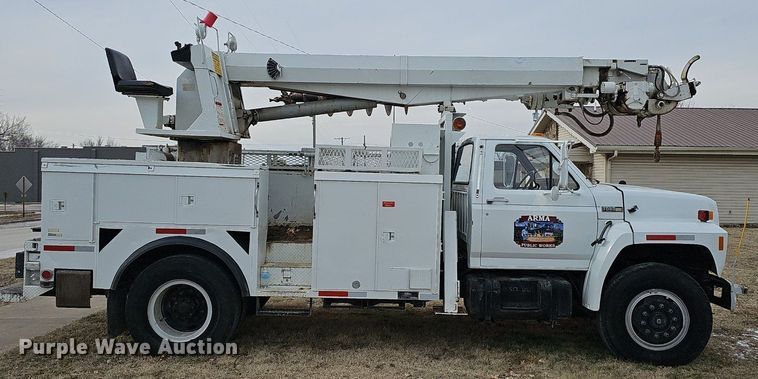 image for item NP9343 1985 Ford F8000 digger derrick truck