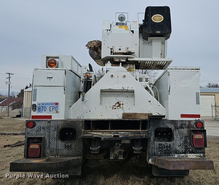 image for item NP9343 1985 Ford F8000 digger derrick truck