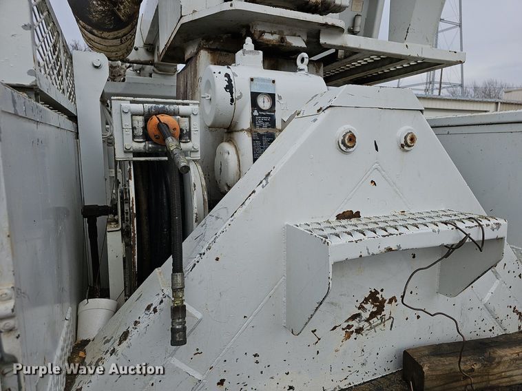 image for item NP9343 1985 Ford F8000 digger derrick truck