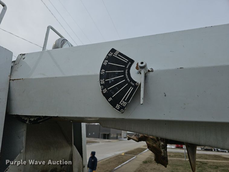 image for item NP9343 1985 Ford F8000 digger derrick truck