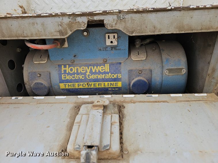 image for item NP9343 1985 Ford F8000 digger derrick truck