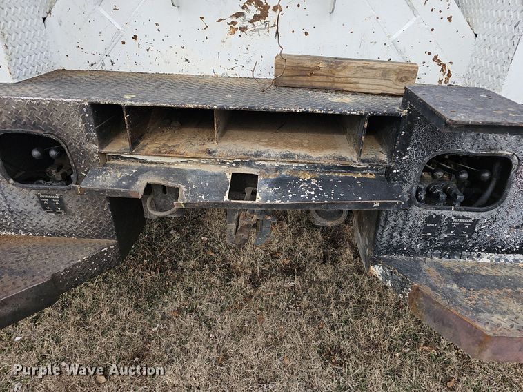 image for item NP9343 1985 Ford F8000 digger derrick truck