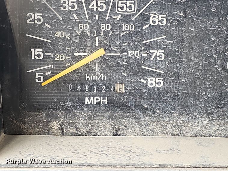 image for item NP9343 1985 Ford F8000 digger derrick truck