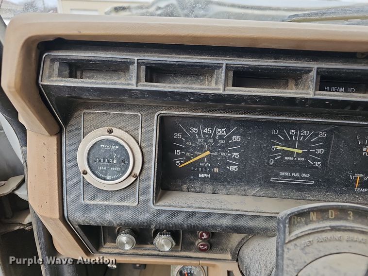 image for item NP9343 1985 Ford F8000 digger derrick truck