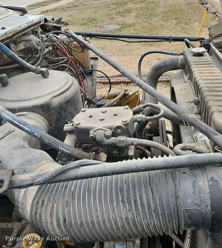 image for item NP9343 1985 Ford F8000 digger derrick truck