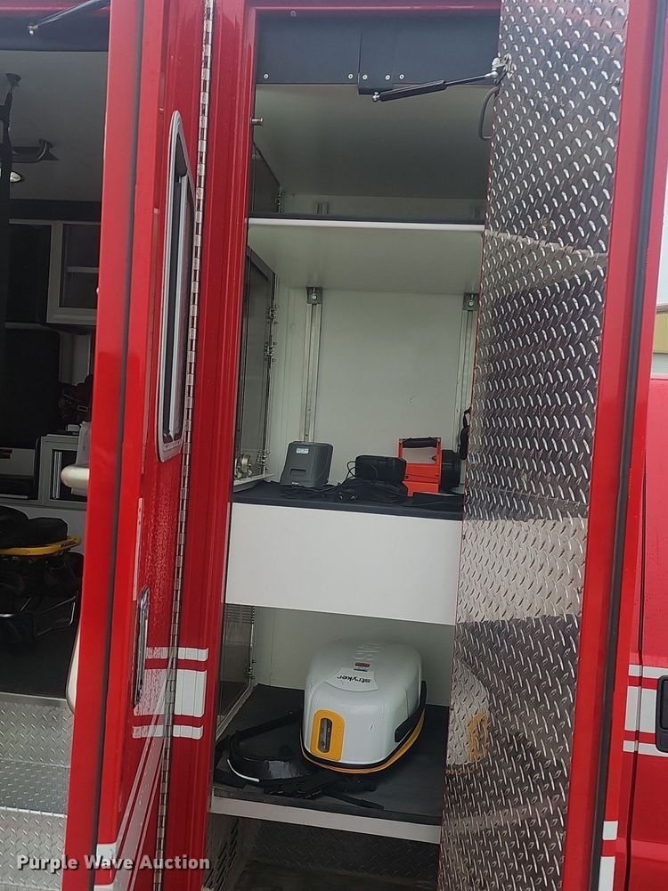 image for item NP9346 2016 Ford F450 Super Duty XLT ambulance