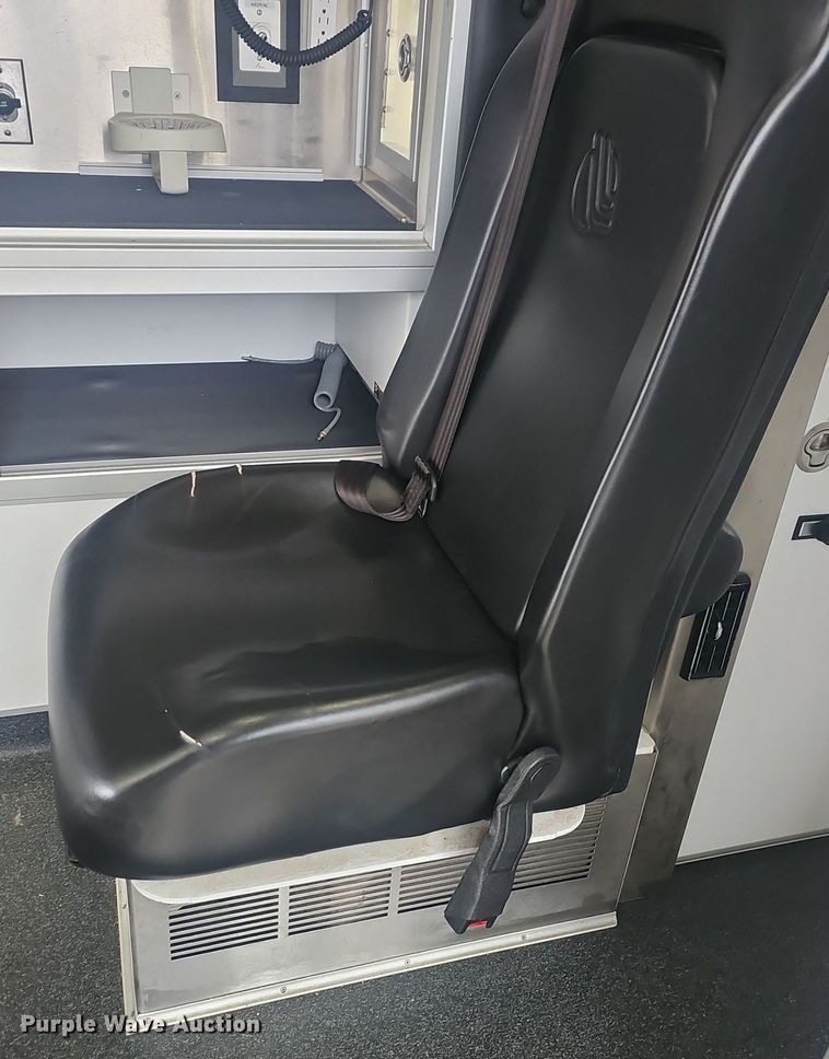 image for item NP9346 2016 Ford F450 Super Duty XLT ambulance