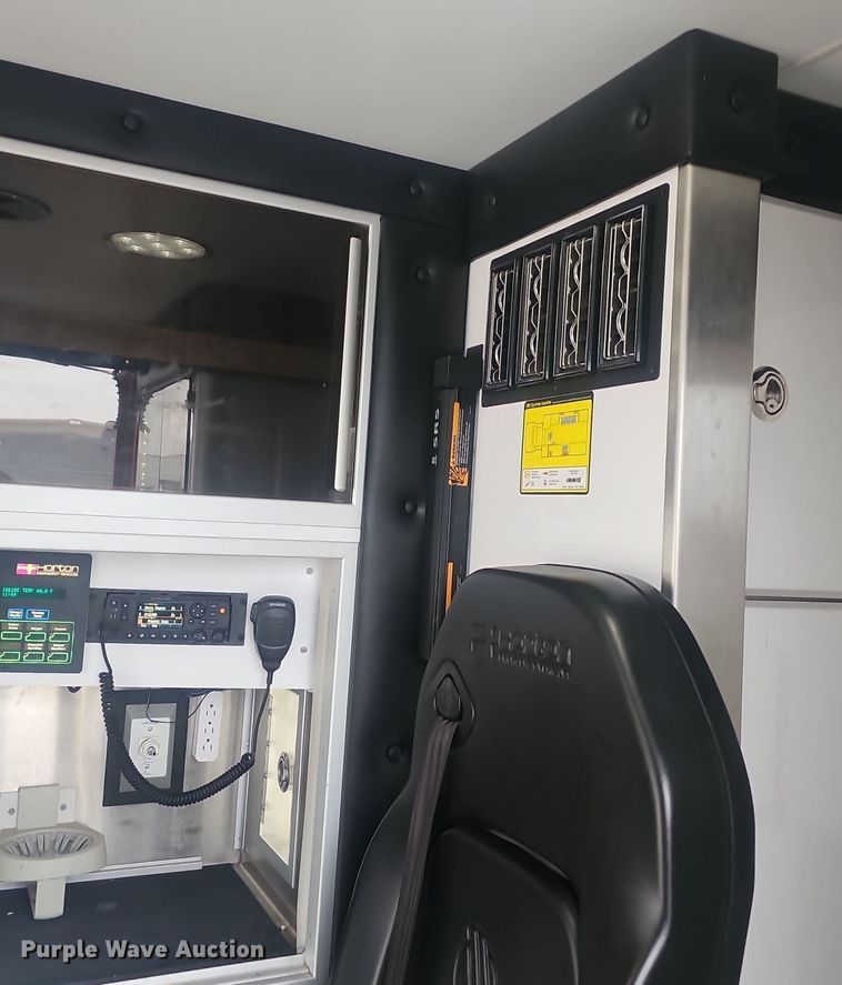 image for item NP9346 2016 Ford F450 Super Duty XLT ambulance