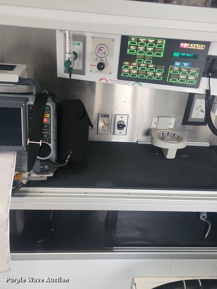 image for item NP9346 2016 Ford F450 Super Duty XLT ambulance