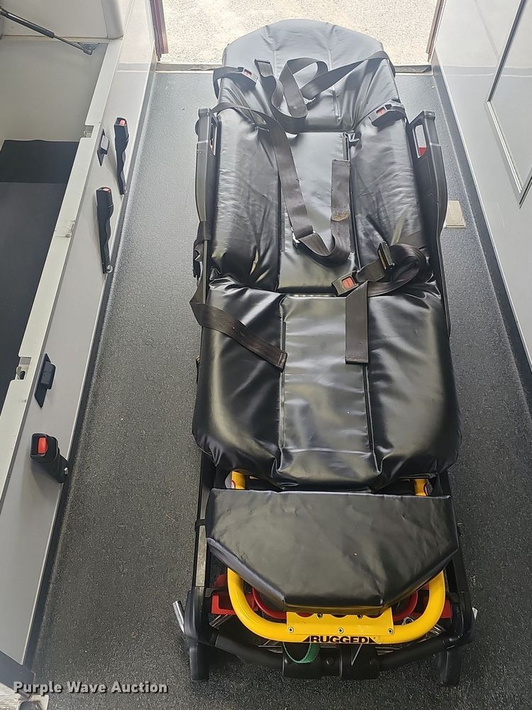 image for item NP9346 2016 Ford F450 Super Duty XLT ambulance