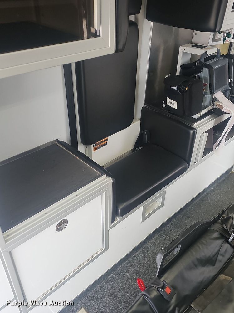 image for item NP9346 2016 Ford F450 Super Duty XLT ambulance