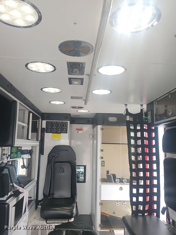 image for item NP9346 2016 Ford F450 Super Duty XLT ambulance