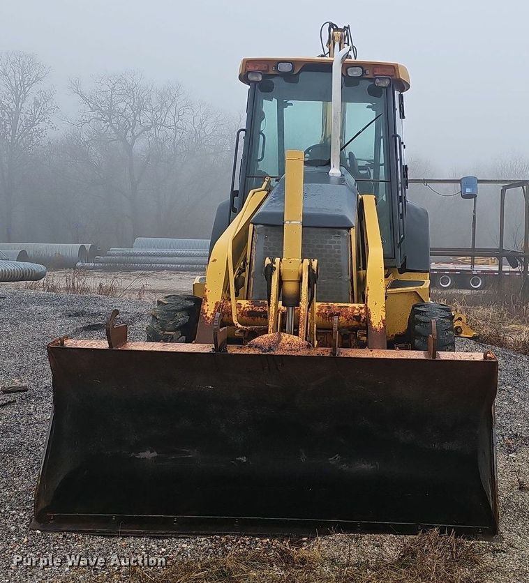 image for item NP9349 2004 John Deere 310SG backhoe