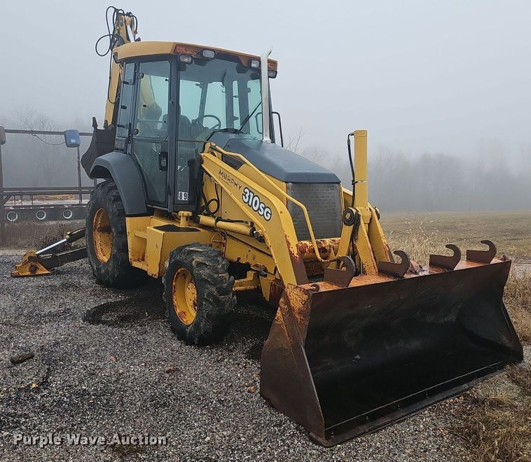 image for item NP9349 2004 John Deere 310SG backhoe