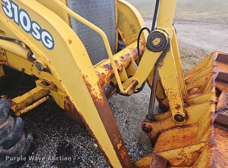 image for item NP9349 2004 John Deere 310SG backhoe