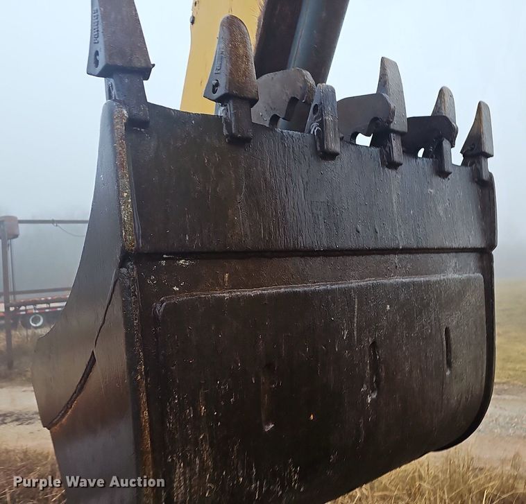 image for item NP9349 2004 John Deere 310SG backhoe