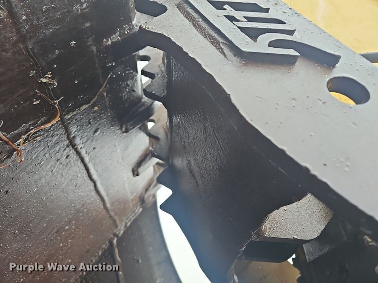 image for item NP9349 2004 John Deere 310SG backhoe