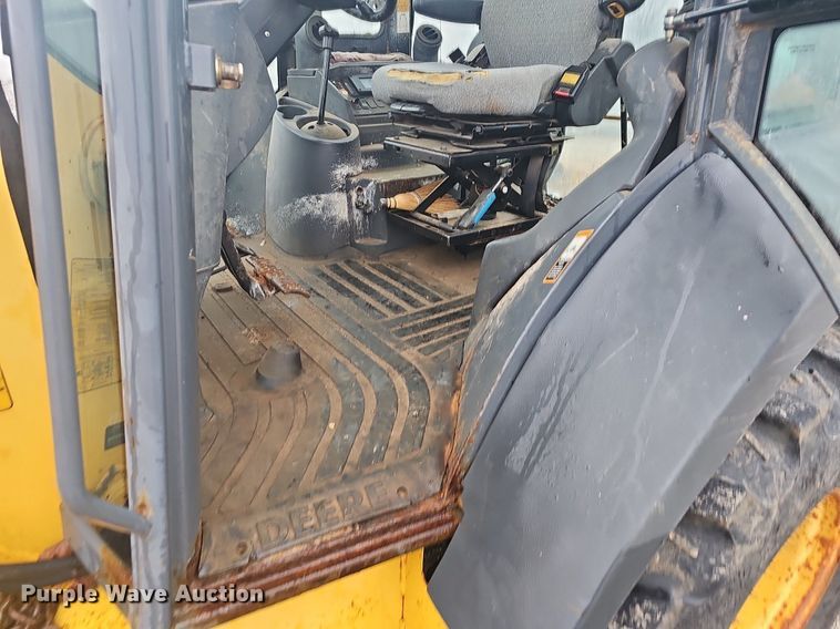 image for item NP9349 2004 John Deere 310SG backhoe