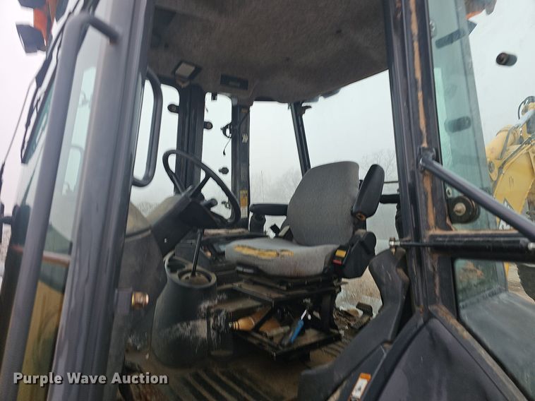 image for item NP9349 2004 John Deere 310SG backhoe