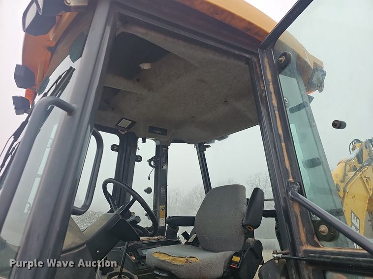 image for item NP9349 2004 John Deere 310SG backhoe