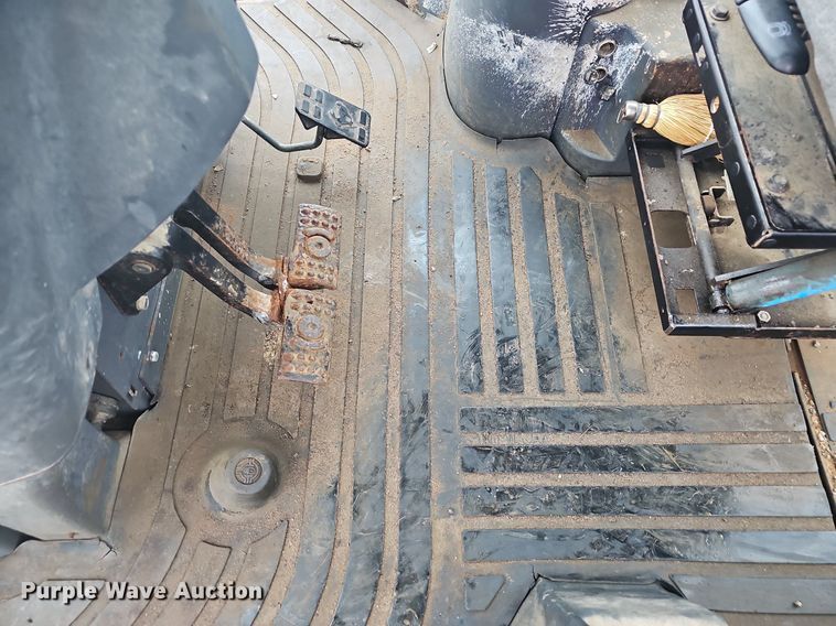 image for item NP9349 2004 John Deere 310SG backhoe