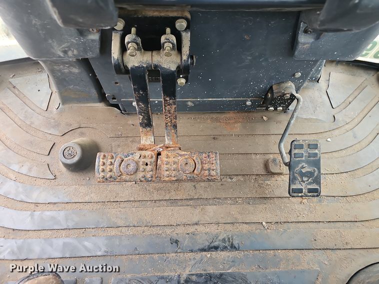 image for item NP9349 2004 John Deere 310SG backhoe