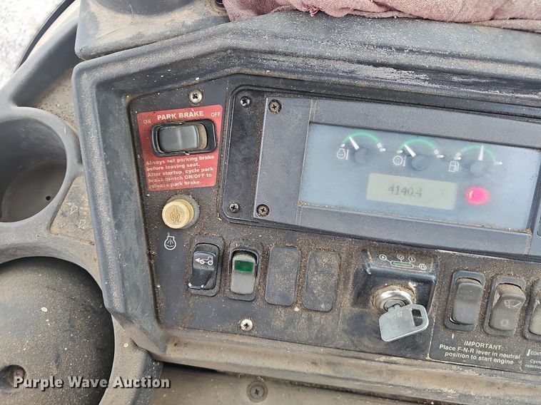 image for item NP9349 2004 John Deere 310SG backhoe