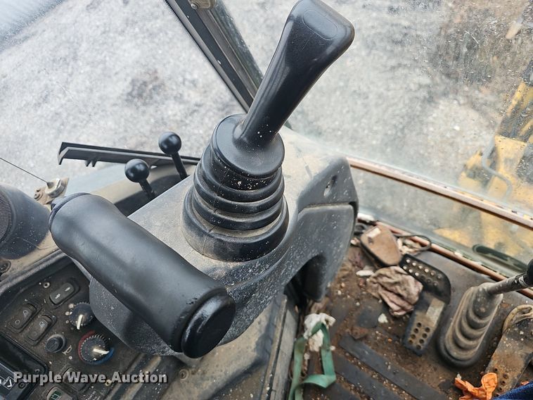 image for item NP9349 2004 John Deere 310SG backhoe