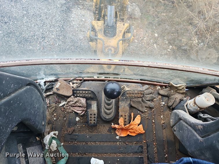 image for item NP9349 2004 John Deere 310SG backhoe