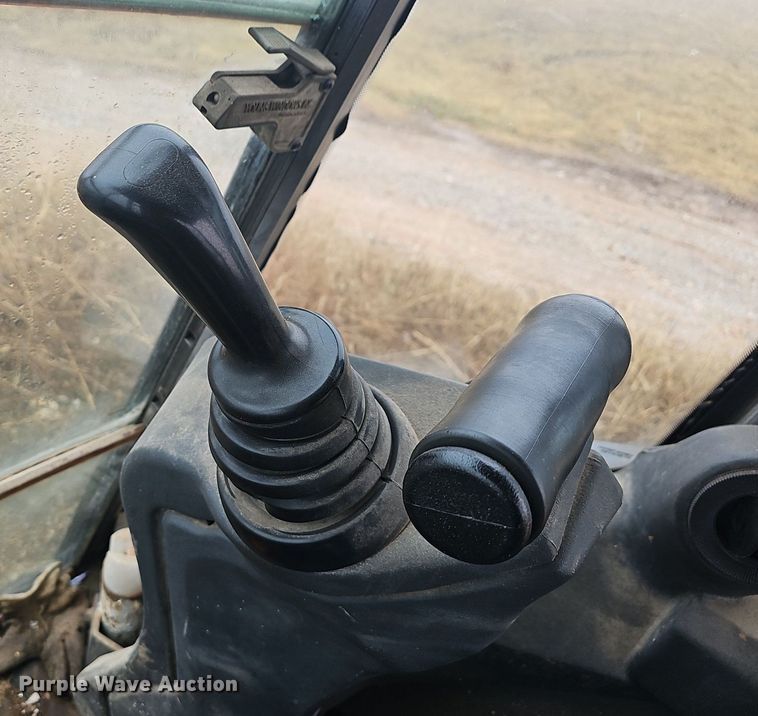 image for item NP9349 2004 John Deere 310SG backhoe