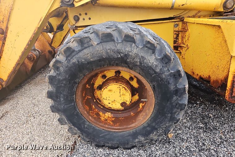 image for item NP9349 2004 John Deere 310SG backhoe