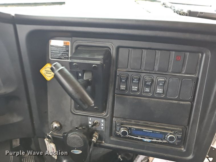 image for item NP9352 2017 IC school bus