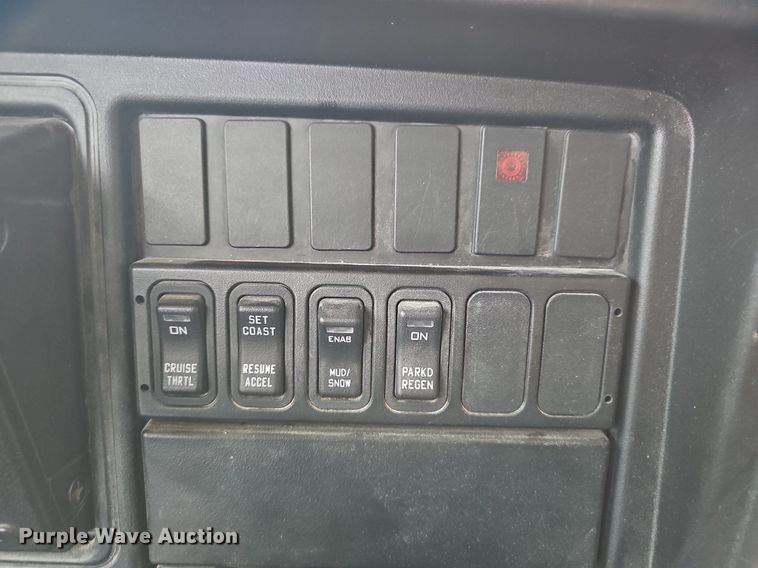 image for item NP9352 2017 IC school bus