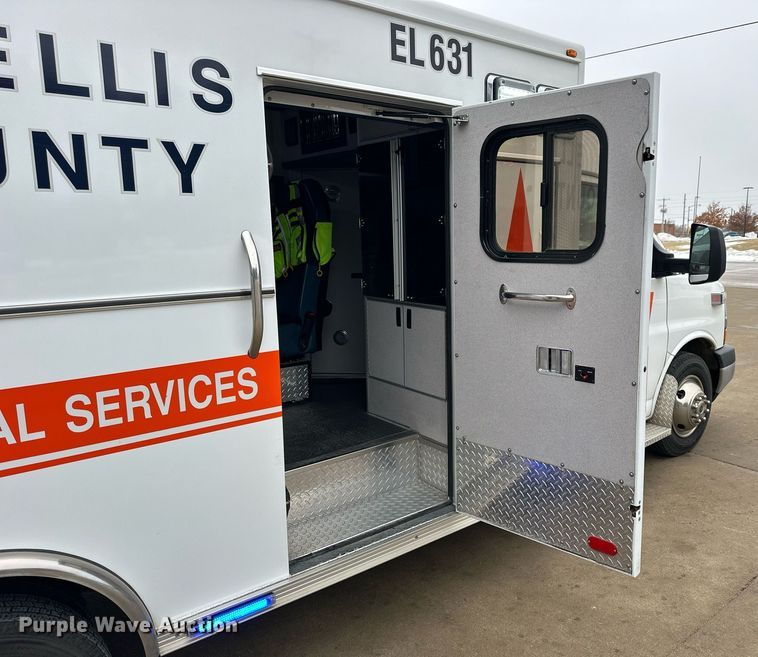 image for item NS9177 2014 Chevrolet  4500 ambulance