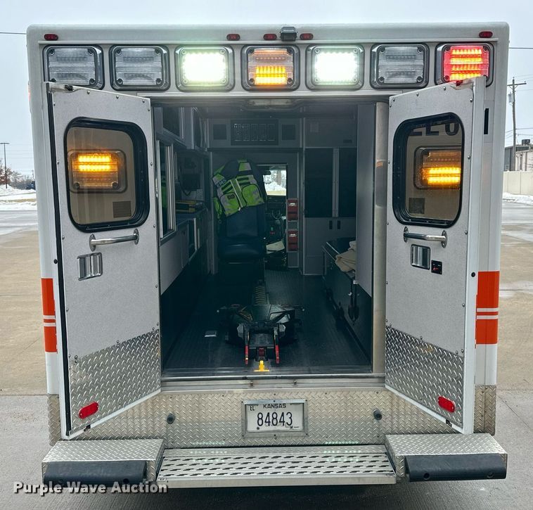image for item NS9177 2014 Chevrolet  4500 ambulance