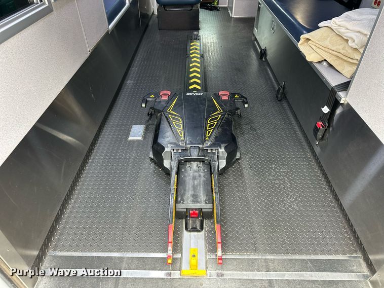 image for item NS9177 2014 Chevrolet  4500 ambulance